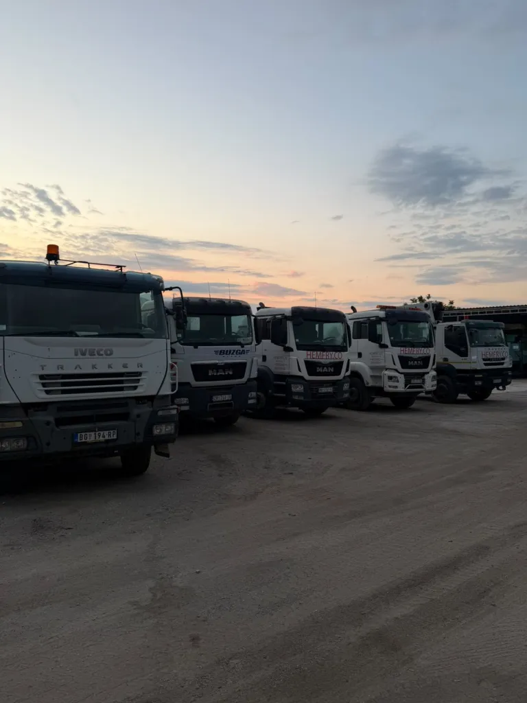 Vozni park Hemfry - kamioni Iveco Trakker i MAN u nizu